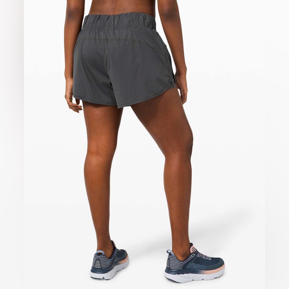 Lululemon Strides Ahead Short in Graphite Grey